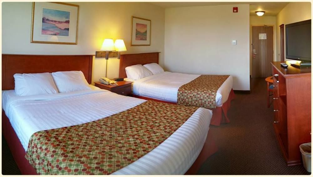 Super 8 By Wyndham Caraquet Hotel Luaran gambar