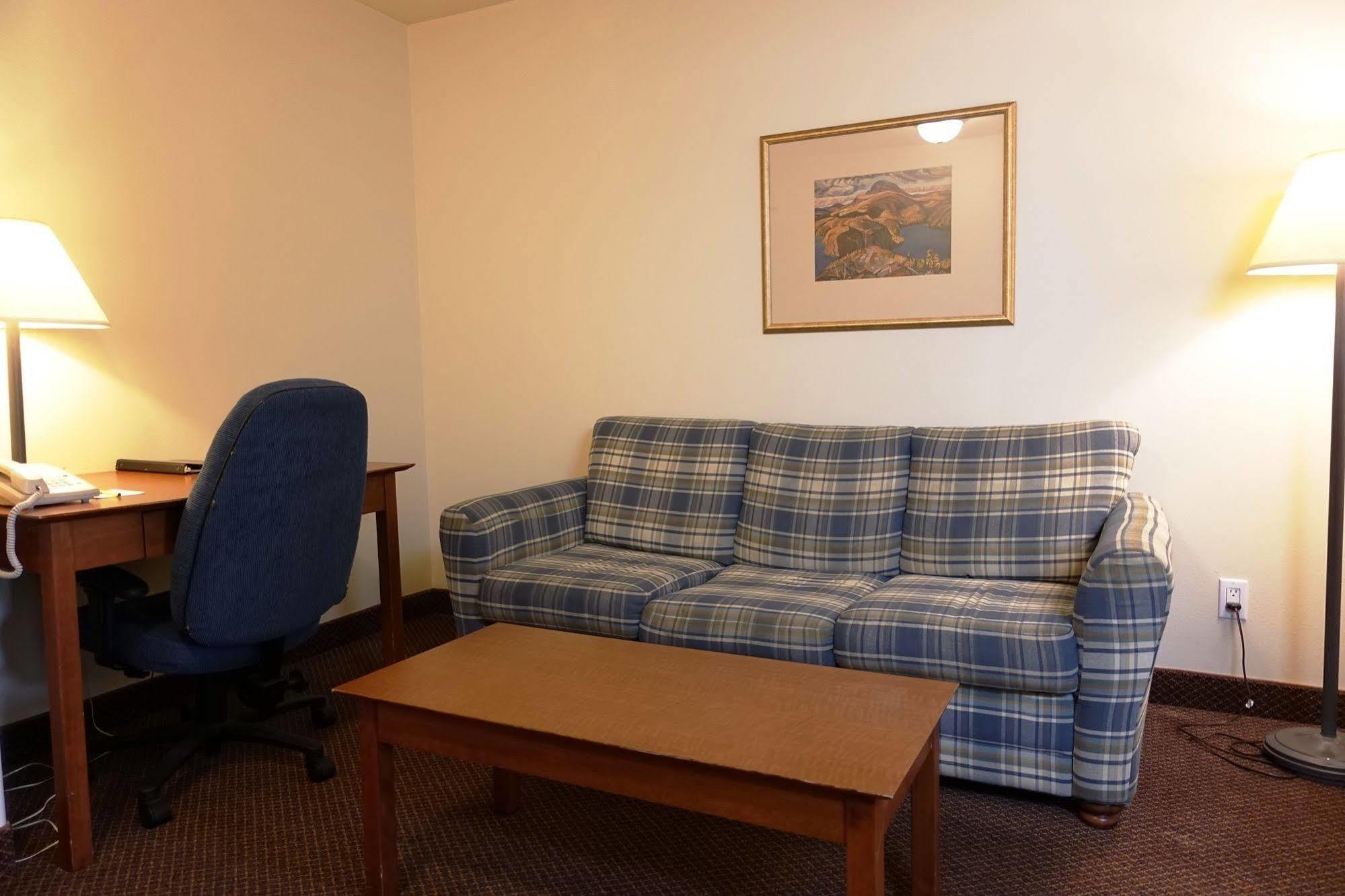 Super 8 By Wyndham Caraquet Hotel Luaran gambar