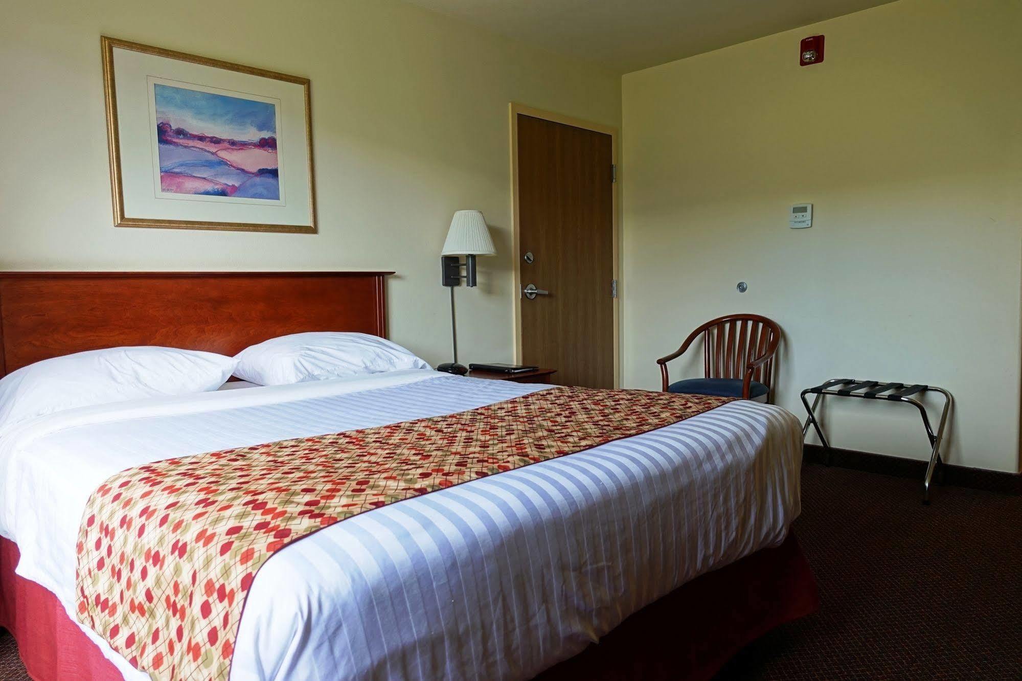 Super 8 By Wyndham Caraquet Hotel Luaran gambar