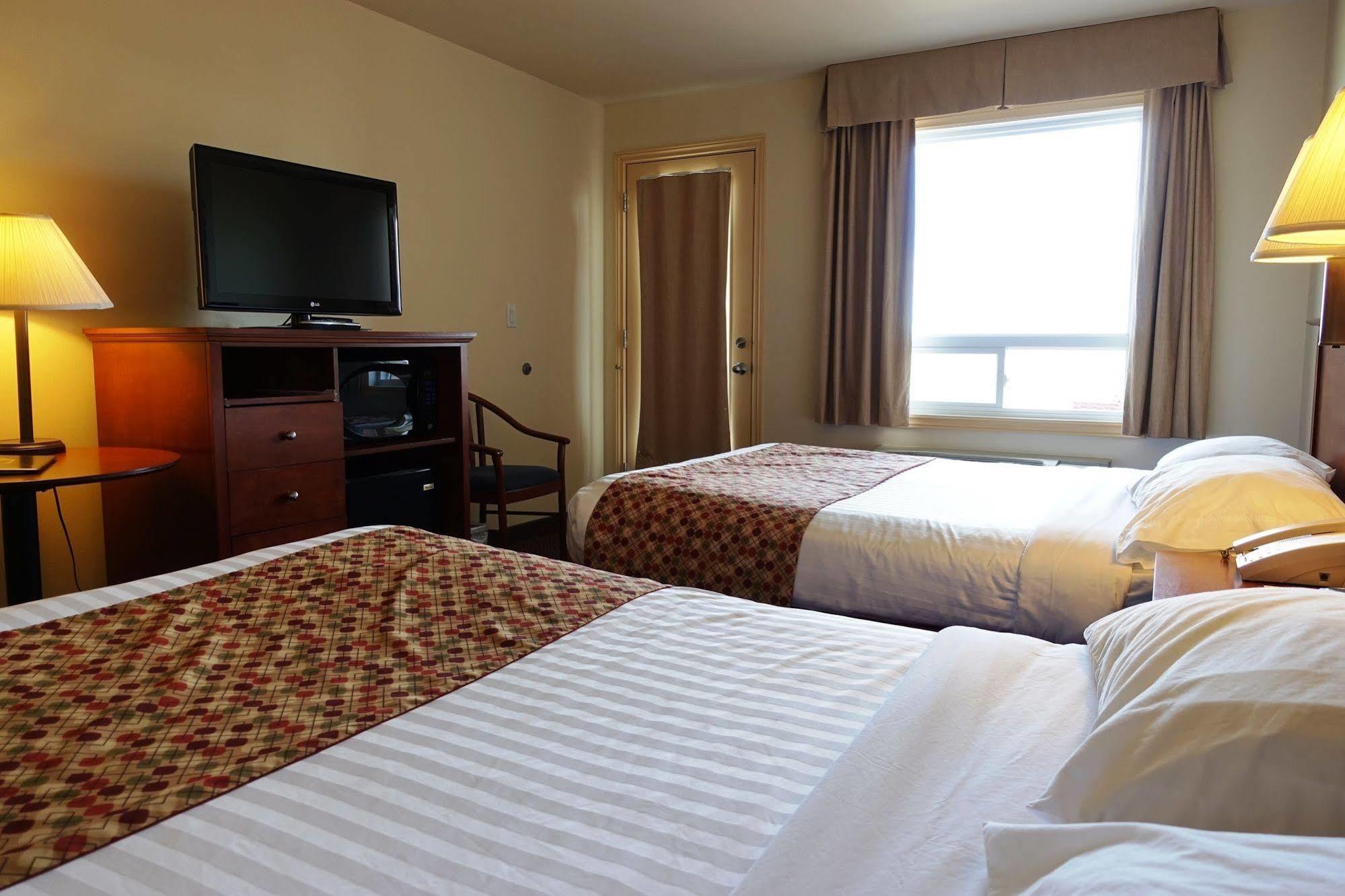 Super 8 By Wyndham Caraquet Hotel Luaran gambar